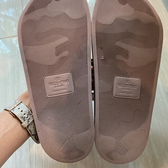 COPY - Valentino slides - Picture 3 of 5